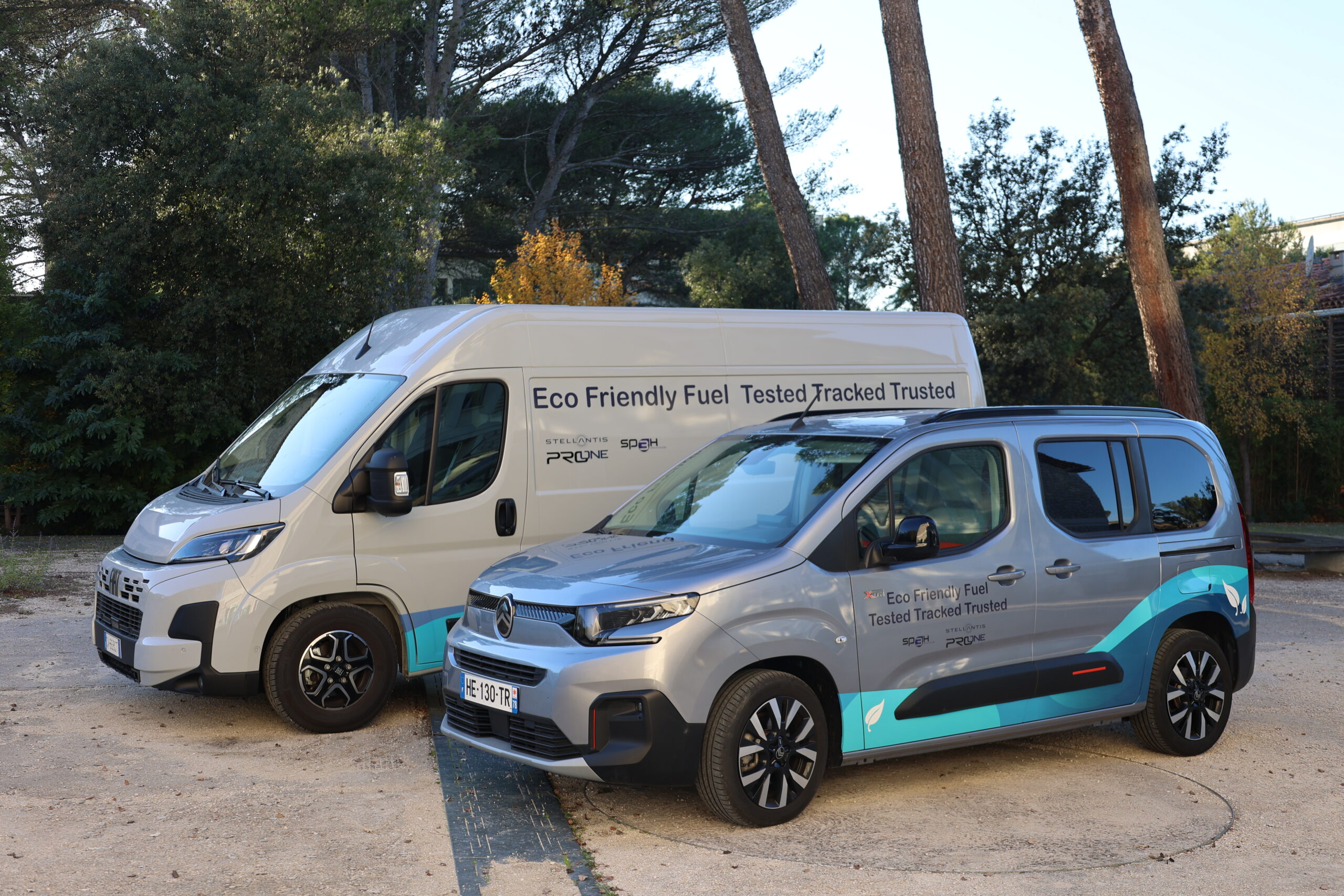 véhicules citroen berling et fiat ducato pour le tracked & trusted tour par sp3h, stellantis